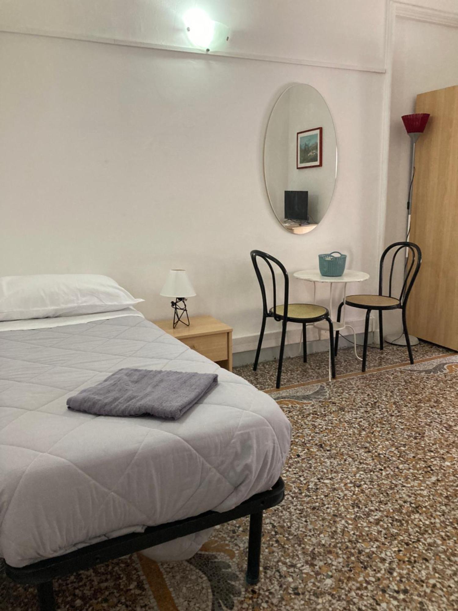 Guest House Roma جنوة المظهر الخارجي الصورة