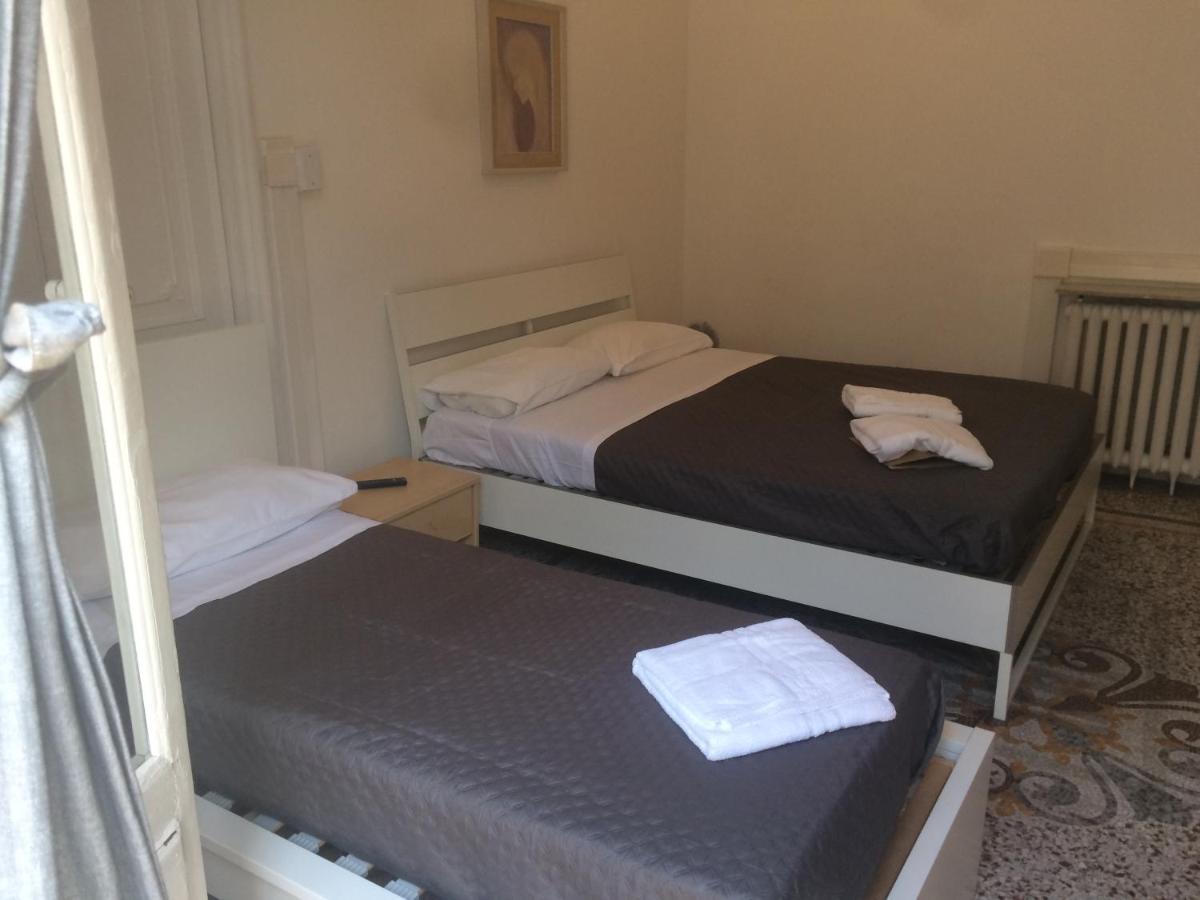 Guest House Roma جنوة المظهر الخارجي الصورة
